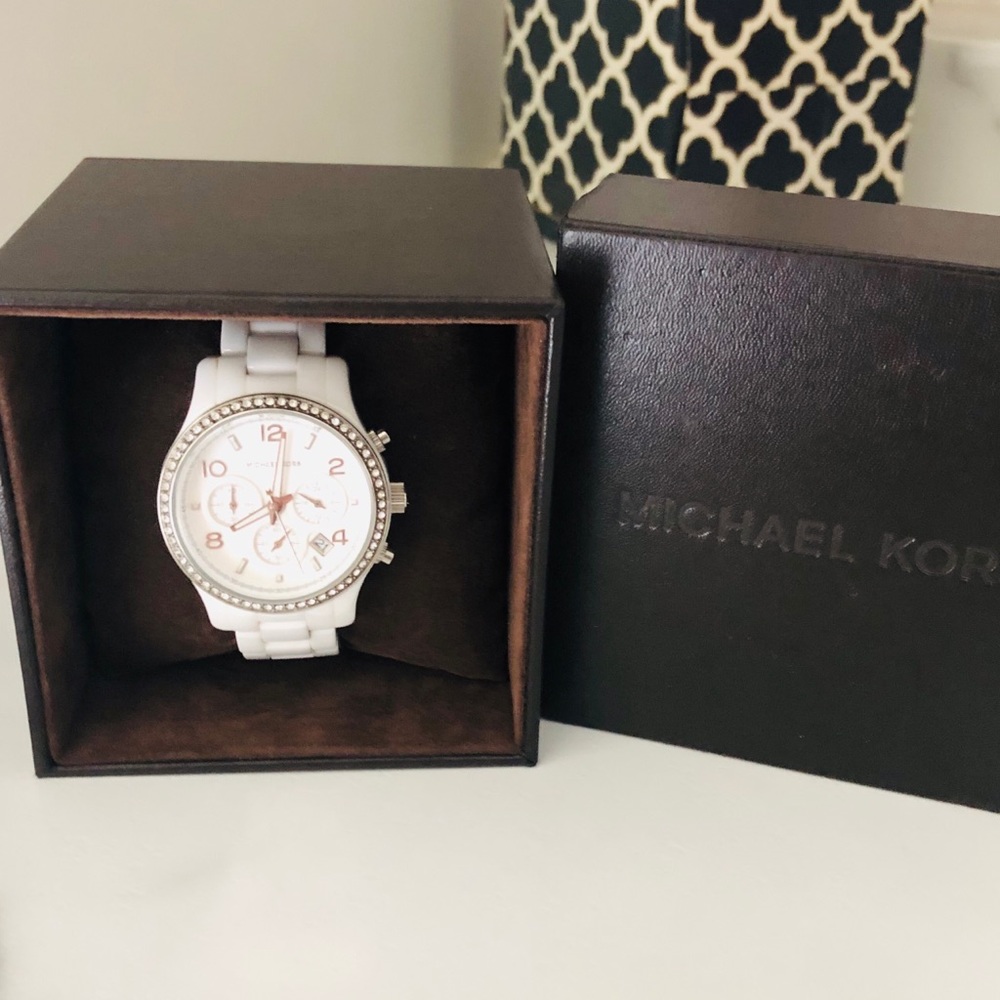 MK Watch ... extra links and battery included!